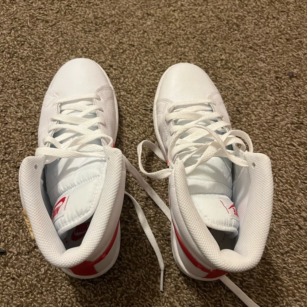 Women’s nike court royale 2.